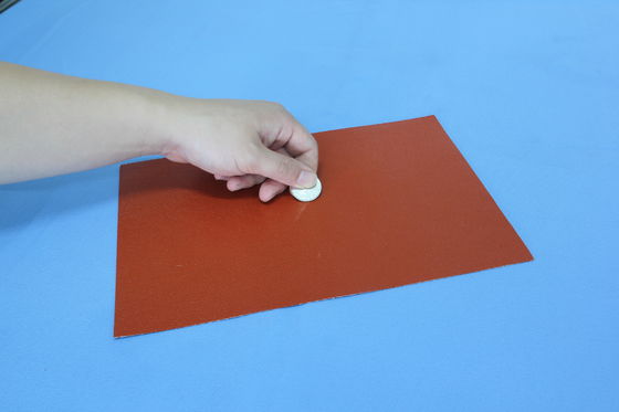 유연한 열 저항성 실리콘 코팅 유리섬유 천재 260°C 연속 열 보호 0.3mm 두께 400g/sqm 무게